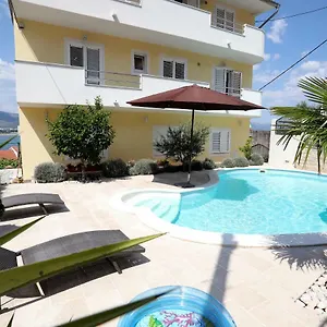 Sakal Apartment Trogir